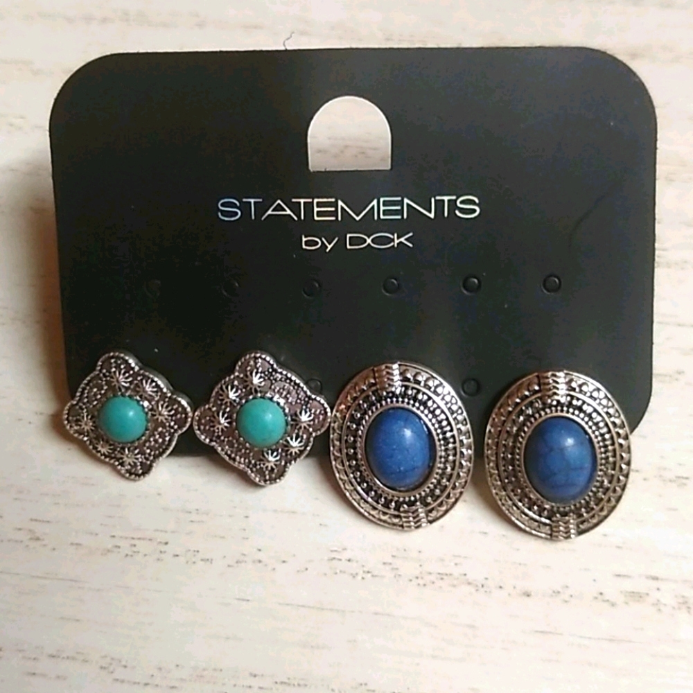 😻 3 For $15 2 Pair Blue & Silver Button Earrings